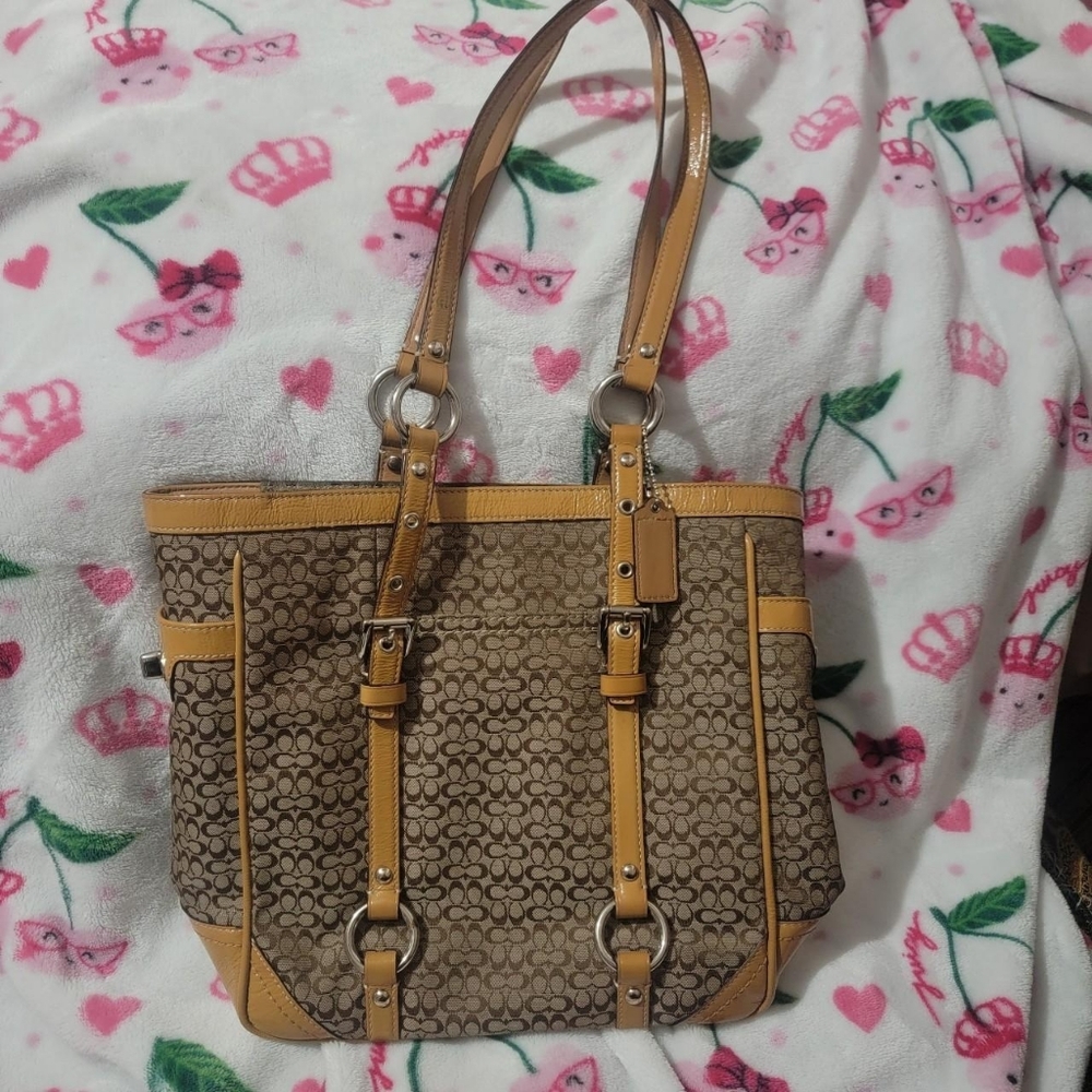 Coach Classic Signature Tote Bag in Brown and Tan